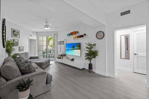339-533 Ne 3rd Ave, Fort Lauderdale, FL, 33301-3273 | Card Image