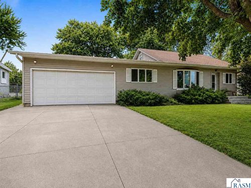 127 E Higbie Avenue, Minnesota Lake, MN, 56068 | Card Image