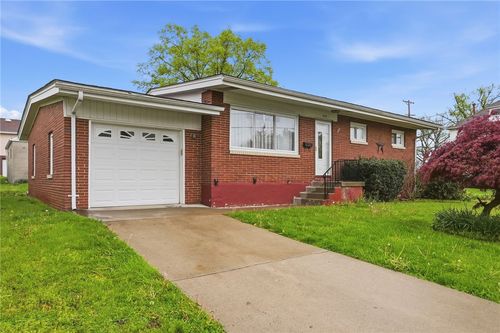 210 N 16th Ave, New Brighton, PA, 15066-1016 | Card Image