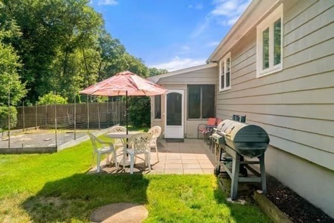 24 Moswansicut Dr, House other with 3 bedrooms, 1 bathrooms and 3 parking in Johnston RI | Image 8