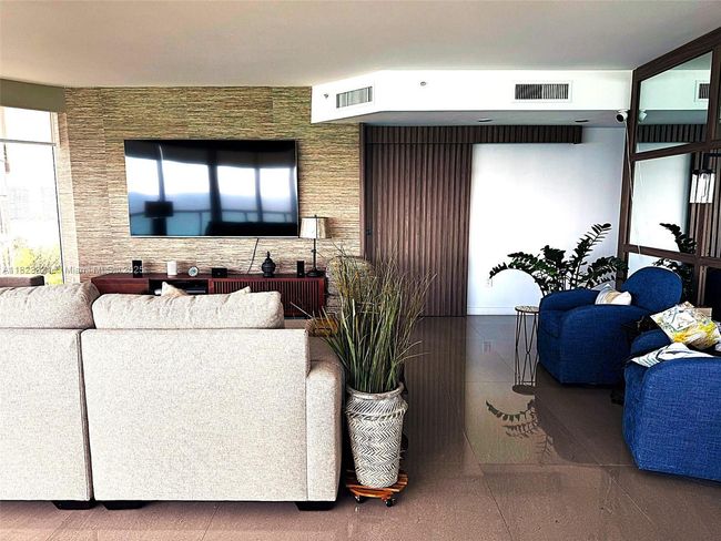 APT-1401 - 18671 Collins Ave, Condo with 3 bedrooms, 4 bathrooms and null parking in Sunny Isles Beach FL | Image 7