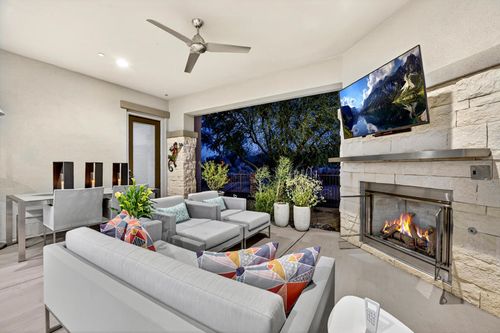 1102 Retreat Cir, Palm Desert, CA, 92260-1658 | Card Image
