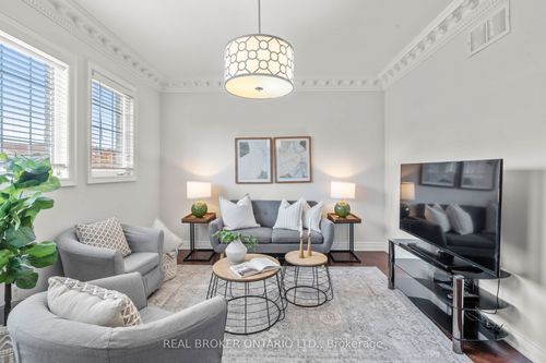 85 Laurier Ave, Richmond Hill, ON, L4E4P7 | Card Image