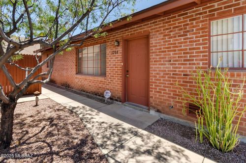 3208 E Terra Alta Blvd, Tucson, AZ, 85716-4546 | Card Image