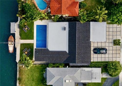 1560 Cleveland Rd, Miami Beach, FL, 33141-1717 | Card Image