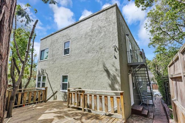 2328 Le Conte Ave, Condo with 3 bedrooms, 2 bathrooms and 2 parking in Berkeley CA | Image 32
