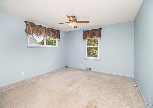 Entering the primary bedroom... | Image 29
