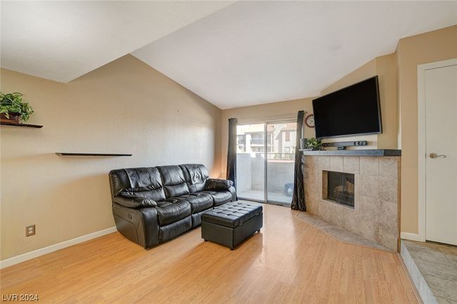 APT-25 - 2941 Country Manor Ln, Condo with 3 bedrooms, 2 bathrooms and null parking in Las Vegas NV | Image 5