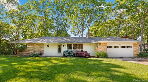 675 Dicks Point Road, Southold, NY, 11935 | Card Image