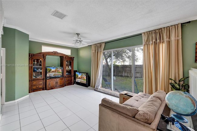 5223 Sw 155 Th Way, House other with 3 bedrooms, 3 bathrooms and null parking in Miramar FL | Image 15