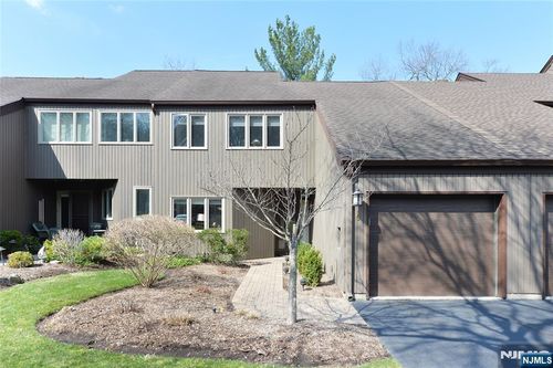 6 Romopock Ct, Mahwah, NJ, 07430-2235 | Card Image