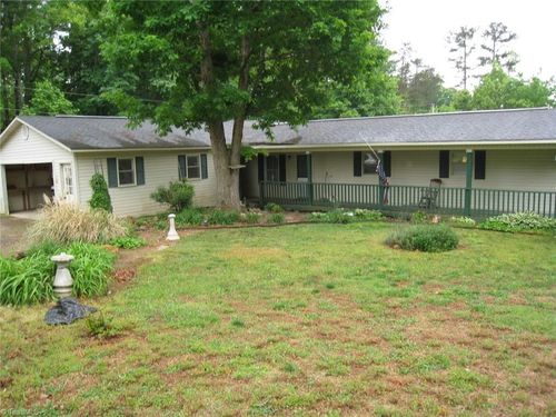 1055 Zack Dr, Pilot Mountain, NC, 27041-8321 | Card Image