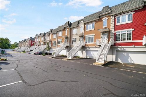 58 Alexander Ct, Nanuet, NY, 10954-5127 | Card Image