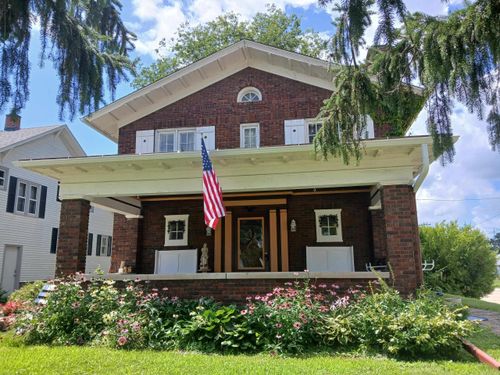 511 Richardson Ave, Ashton, IL, 61006-9211 | Card Image