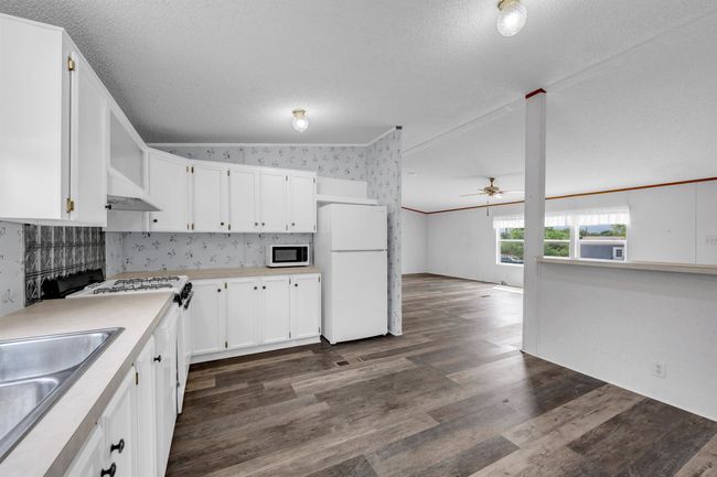 156 Julie Dr, House other with 2 bedrooms, 2 bathrooms and null parking in Kingsland TX | Image 13