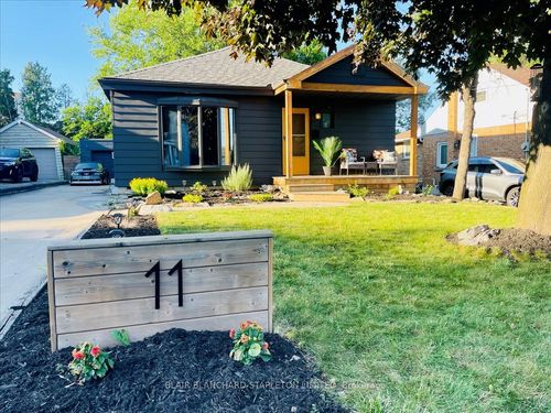 11 Scotia Ave, Hamilton, ON, L8K4X4 | Card Image