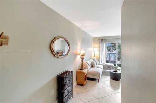 apt-407-2920 Sw 28th Ter, Coconut Grove, FL, 33133-3746 | Card Image