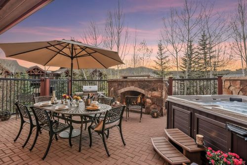 5105-1800 Medicine Springs Dr, Steamboat Springs, CO, 80487-2151 | Card Image