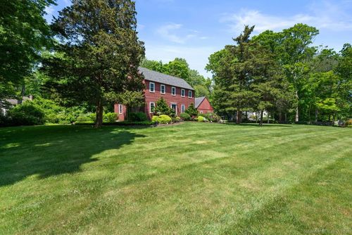 3 Colonial Dr, Clinton, CT, 06413-2509 | Card Image