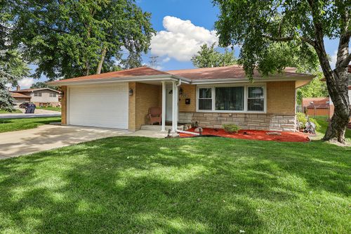 800 E 169th Pl, South Holland, IL, 60473-3032 | Card Image