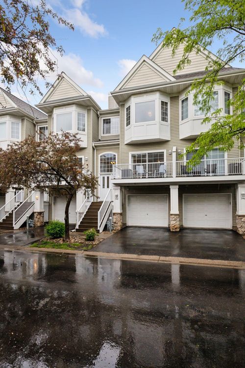 748 Fairfield Cir, Minnetonka, MN, 55305-1488 | Card Image