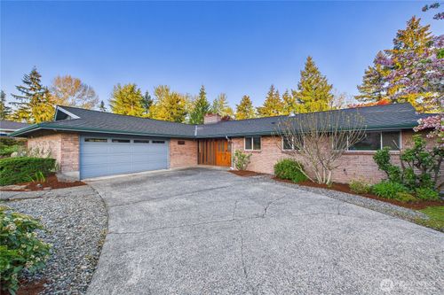 1323 121st Avenue Se, Bellevue, WA, 98005 | Card Image
