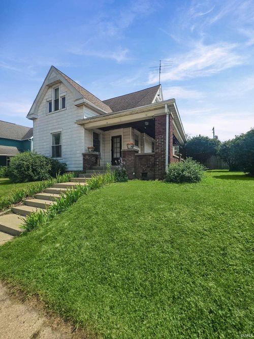 15 E Main St, Rossville, IN, 46065-9486 | Card Image