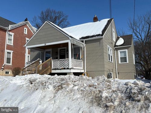 19 Oakland Ave, WEST GROVE, PA, 19390-1211 | Card Image