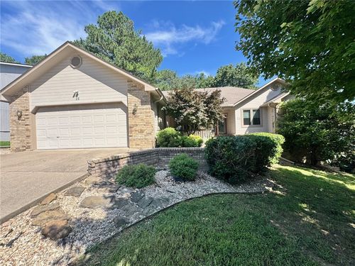 25 Elizabeth Dr, Bella Vista, AR, 72715-8416 | Card Image