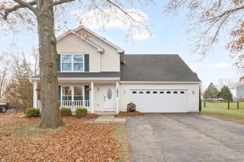 1654 Hilda Dr, Sandwich, IL, 60548-9341 | Card Image
