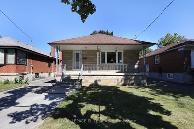 6 Stanmills Rd, House other with 3 bedrooms, 2 bathrooms and 5 parking in Etobicoke ON | Image 2