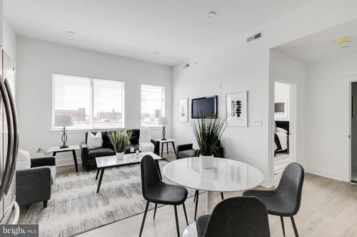 apt-219-2201 Washington Ave, PHILADELPHIA, PA, 19146-2572 | Card Image