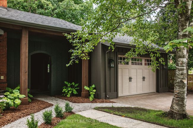 42 Burton Ave, House other with 3 bedrooms, 3 bathrooms and 2 parking in Barrie ON | Image 5