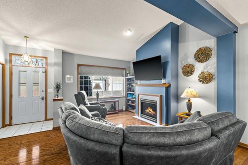 123-5787 Prairie Ridge Dr, Shoreview, MN, 55126-5012 | Card Image