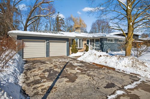 960 Weller St, Peterborough, ON, K9J4Y2 | Card Image