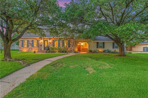 3711 Sunnybrook Ln, Bryan, TX, 77802-3924 | Card Image