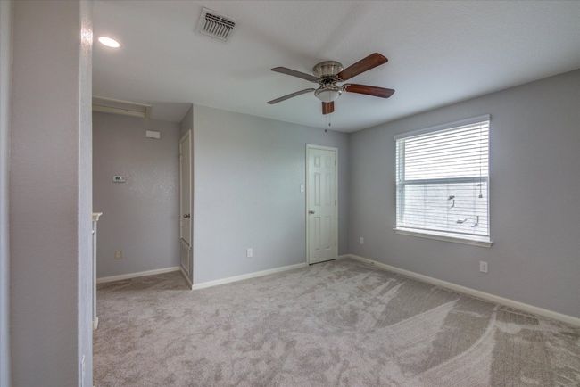 Loft area with brand new carpet. | Image 20