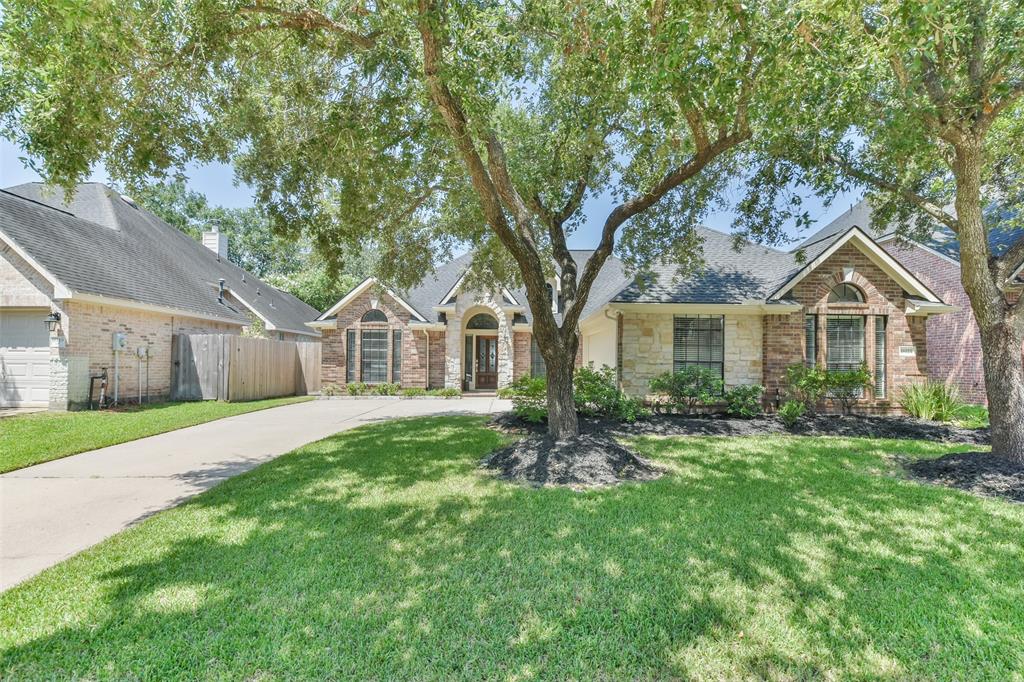 Halpren Falls Ln, Cypress, TX 77429