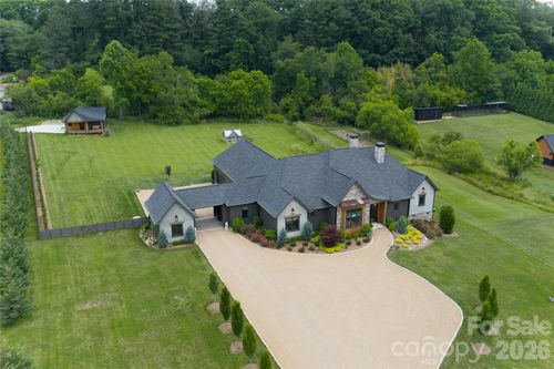 23 Benton Farms Ln, Horse Shoe, NC, 28742-7706 | Card Image