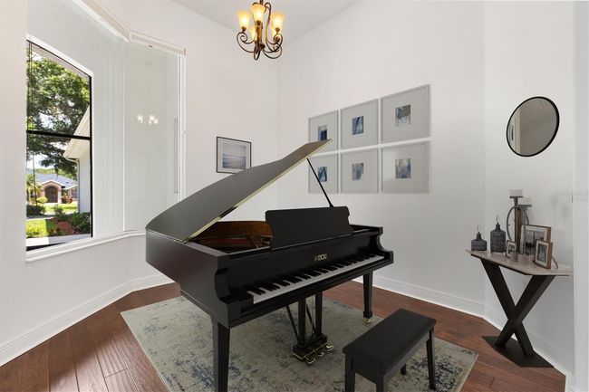 Formal dining room "virtually staged" | Image 5