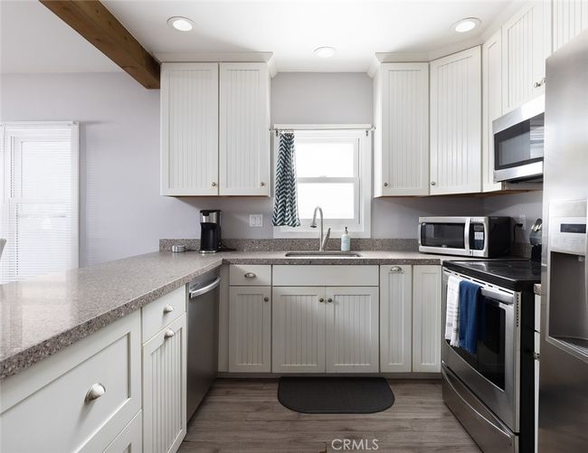 1113 W Balboa Blvd, House other with 6 bedrooms, 4 bathrooms and 2 parking in Newport Beach CA | Image 8