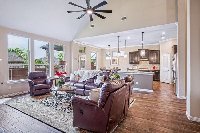 208 Equestrian Rd, House other with 4 bedrooms, 4 bathrooms and null parking in Hickory Creek TX | Image 12