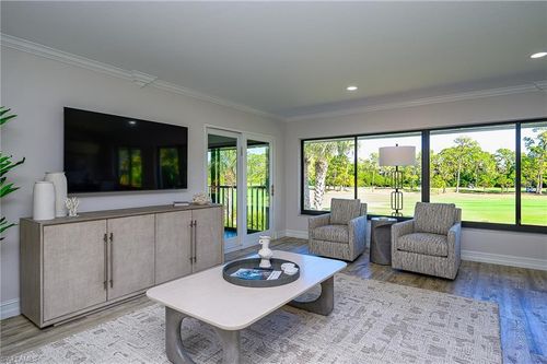 522-522 Wildwood Ln, NAPLES, FL, 34105-3217 | Card Image