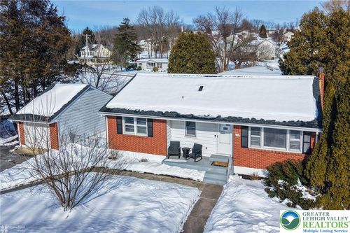 59 Main St, Stockertown, PA, 18083-7024 | Card Image