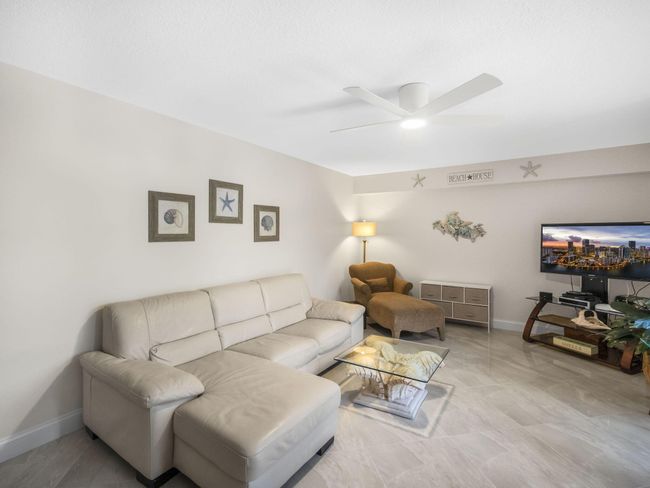 1206 12 Th Ct, Condo with 2 bedrooms, 3 bathrooms and null parking in Jupiter FL | Image 6