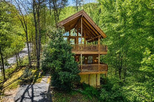 3040 Brothers Way, Pigeon Forge, TN, 37862 | Card Image