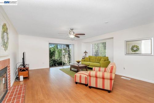 2280 Renwick Ln, Antioch, CA, 94509 | Card Image