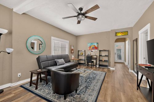 321 Columbia Dr Se, Albuquerque, NM, 87106-3615 | Card Image