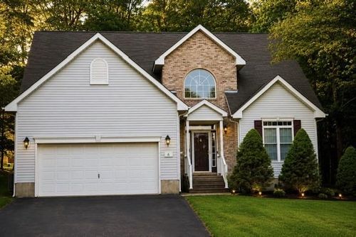 6 Deerfield Dr, Mount Pocono, PA, 18344-1740 | Card Image