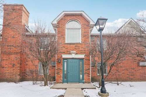 apt-2b-1374 Cunat Ct, Lake In The Hills, IL, 60156-5275 | Card Image